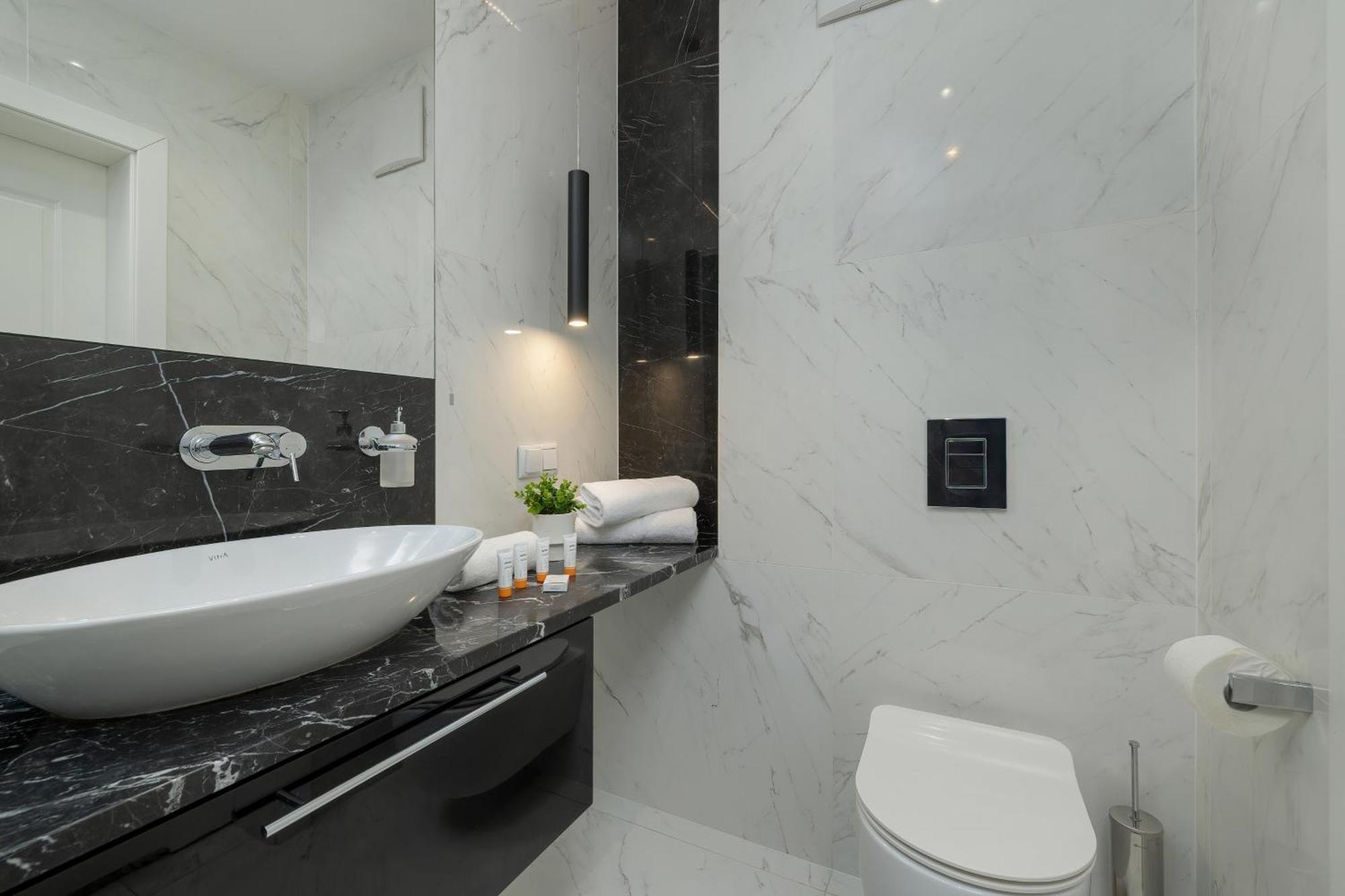 Modern & Comfy Apartment Rakowicka 6 Cracow By Renters Cracovia Exterior foto